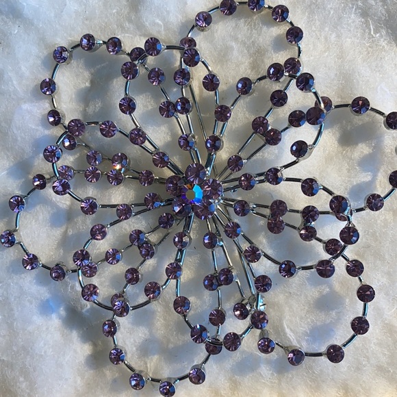 Ladies Pin - Picture 4 of 4